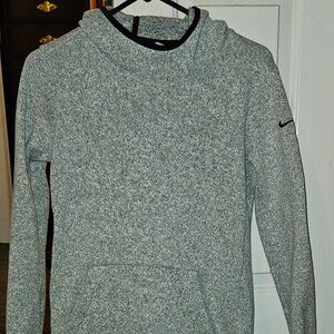 Like New! Nike Thermal pull over*make A Offer* Only Worn Maybe 2x Flawless